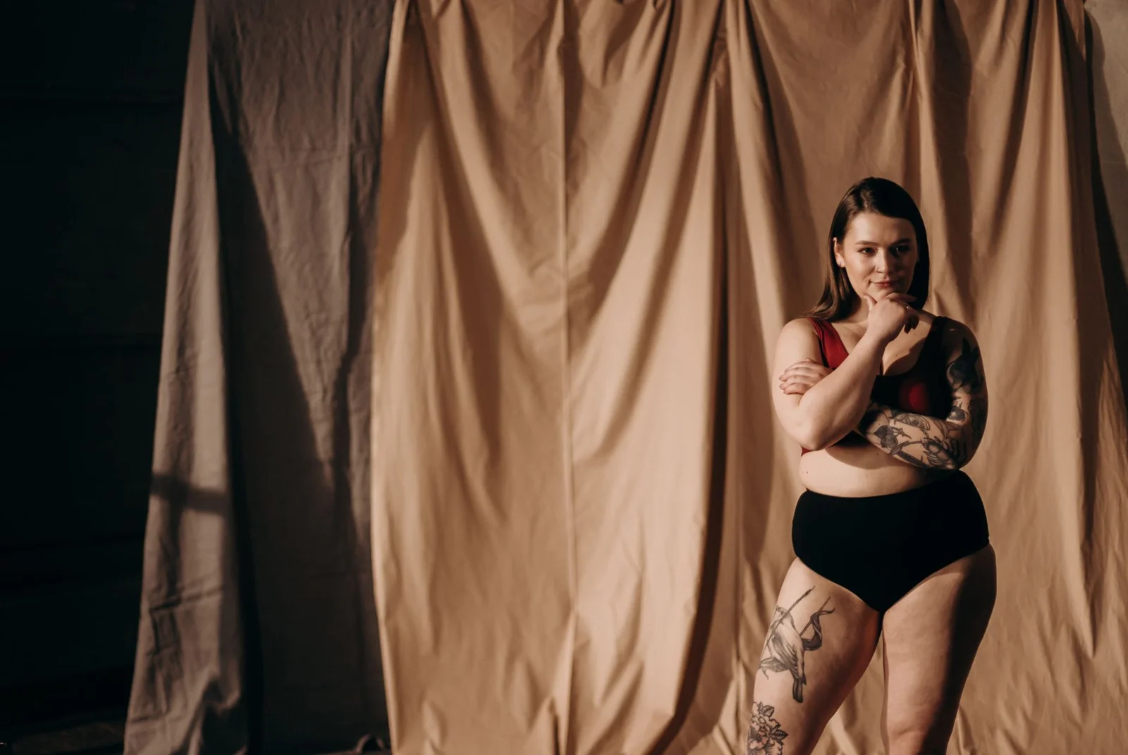 The curvy aesthetic: confident studio portrait