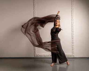 15 Fansly content ideas that keep subscribers paying